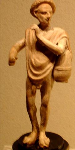 Статуэтка актера мима. 2 век до н.э. Малая Азия. Эрмитаж. Фото Лимарева В.Н.