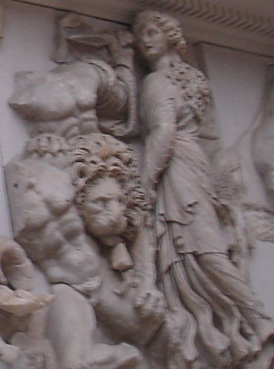 Фрагмент Пергамского алтаря.  Пергамский музей в Берлине. Фото Лимарева В.Н. 