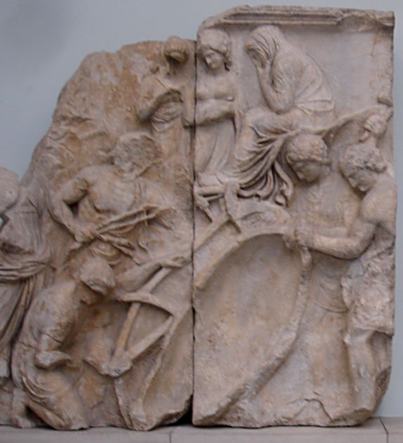 Фрагмент Пергамского алтаря.  Пергамский музей в Берлине. Фото Лимаревой Елены.  