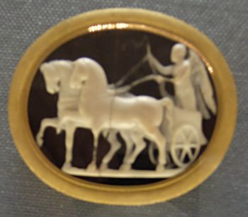 Виктория на колеснице. камея. 1 век до н.э. Малая Азия.   Эрмитаж. Фото Лимарева В.Н. 