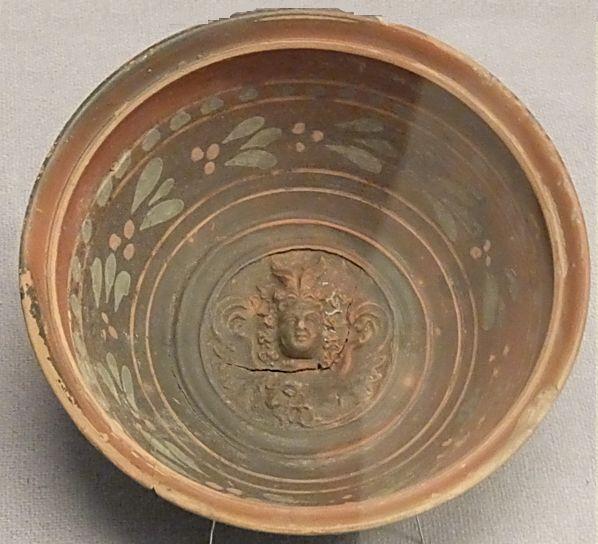 Греческая чаша 3-2 века до н.э. Эрмитаж. Фото Лимарева В.Н.  