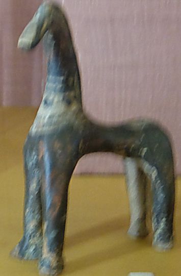Конь. Аттика. 8век до н.э. Эрмитаж. (Фото  Лимарева В.Н.)