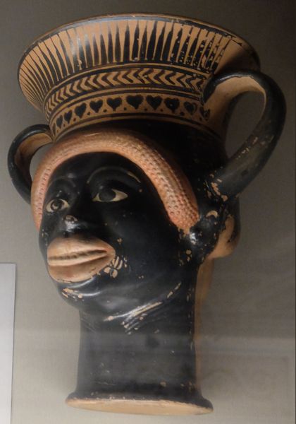 Сосуд в виде головы эфиопки. Аттика. 5 век. Эрмитаж. Фото Лимарева В.Н.